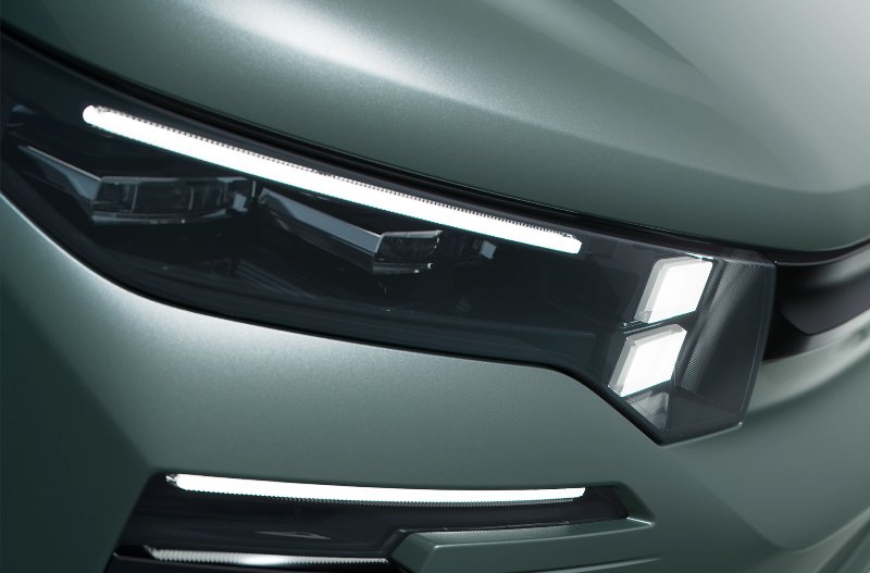 close up of the headlights