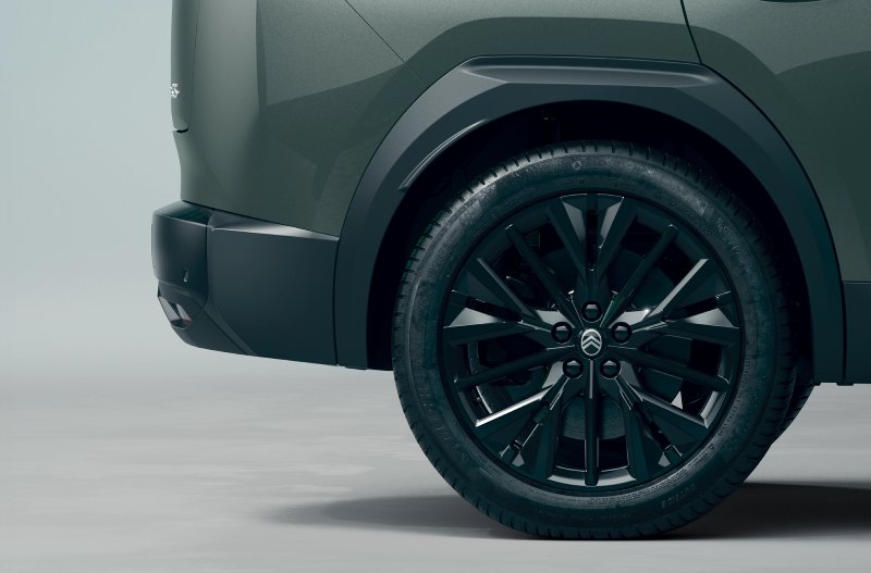close up of a car wheel
