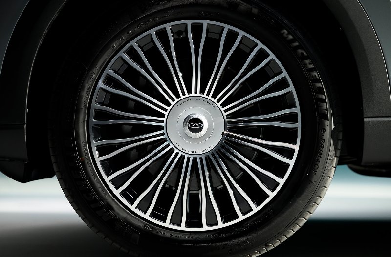 close up of the tiggo 9 wheel